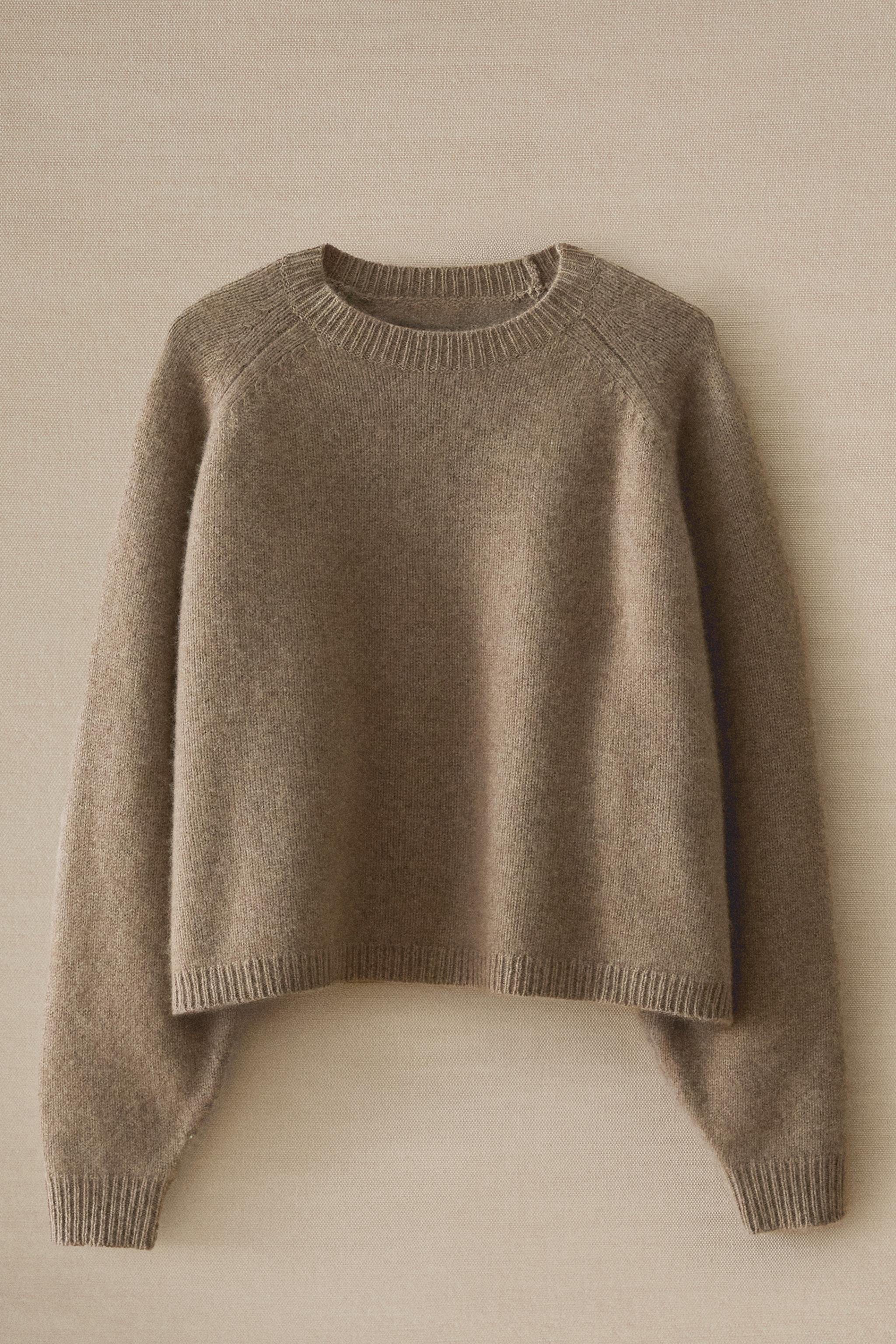 CASHMERE SWEATER